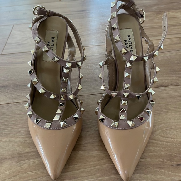 Kaitlyn Pan nude studded high heel - Picture 6 of 6